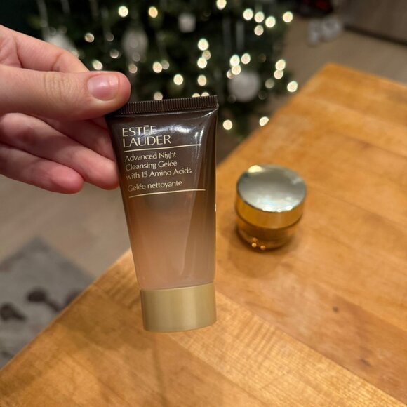 Estée Lauder Revitalizing Supreme+ & Cleansing Gelee - Picture 2 of 3